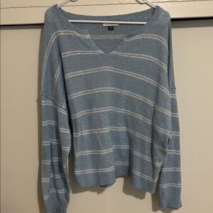 American Eagle Outfitters Blue and White V-Neck Sweater